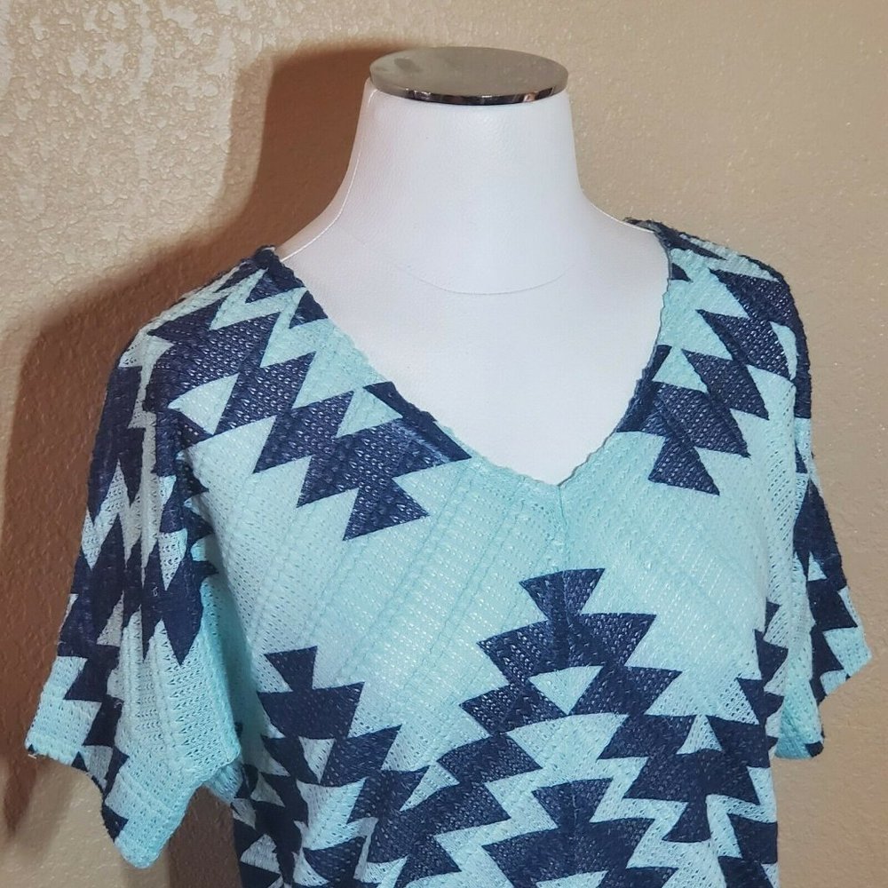 SIGNATRUE STUDIO Pull Over Knit Top Shades of Blue Size S - Picture 3 of 4